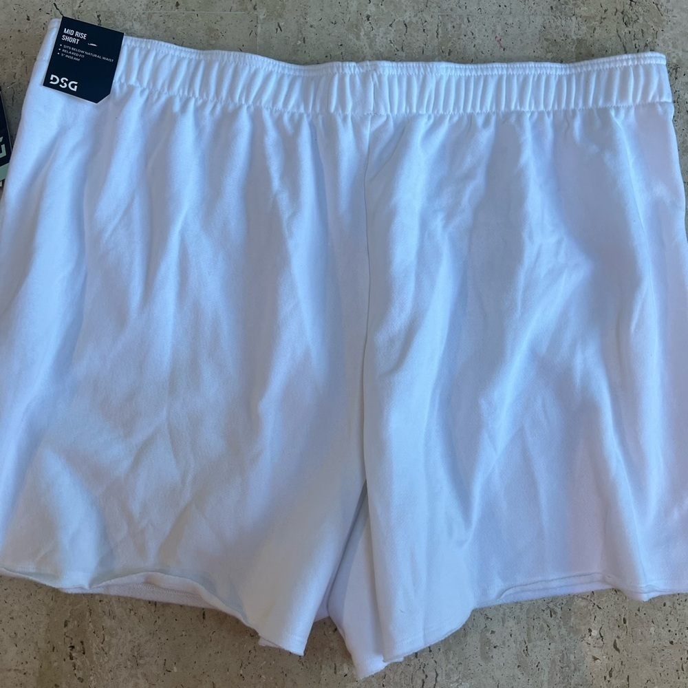 DSG Women's Shorts Boyfriend Oversized  Fleece Shorts White 2XL Relaxed Fit 5" - Picture 2 of 7
